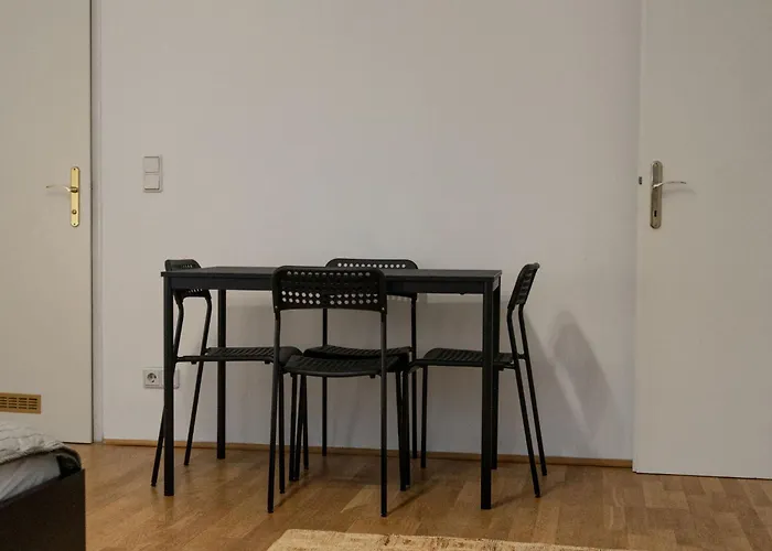 Apartamento Spacious Two Bedroom Near Wiener Stadthalle Viena