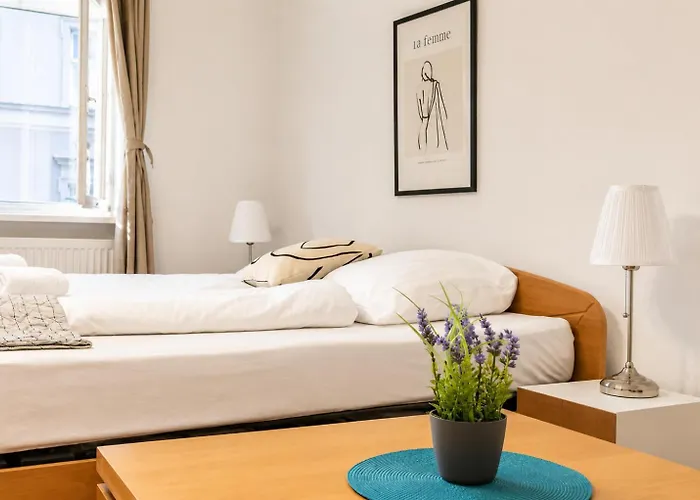 Apartamento Spacious Two Bedroom Near Wiener Stadthalle *