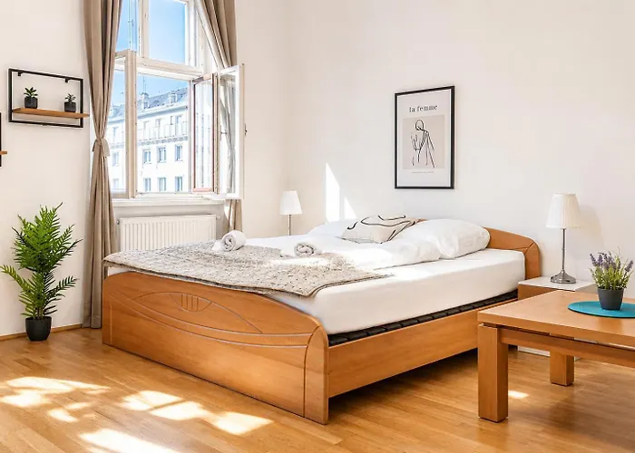 Spacious Two Bedroom Near Wiener Stadthalle * Viena
