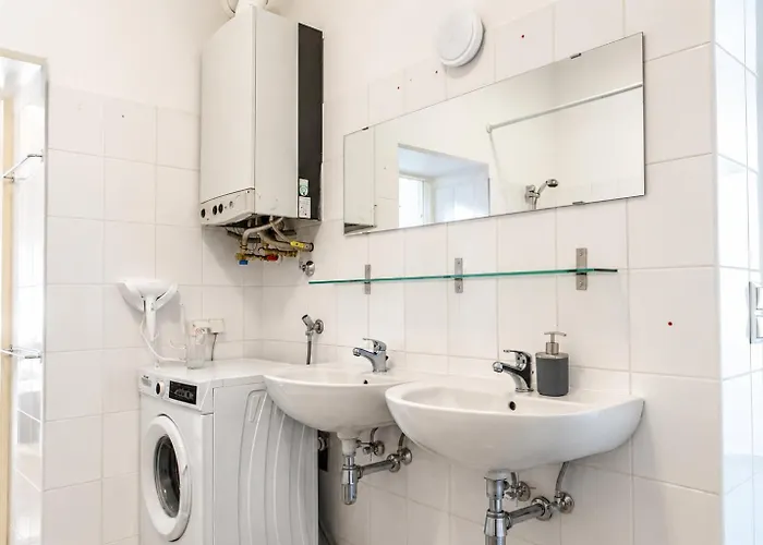 Apartamento Spacious Two Bedroom Near Wiener Stadthalle Viena